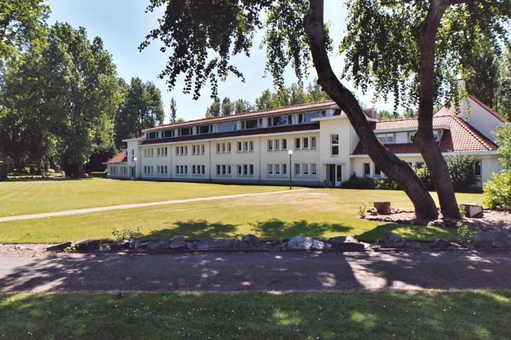 Appartement Dahlia Garden 8p De Haan Bagian luar foto
